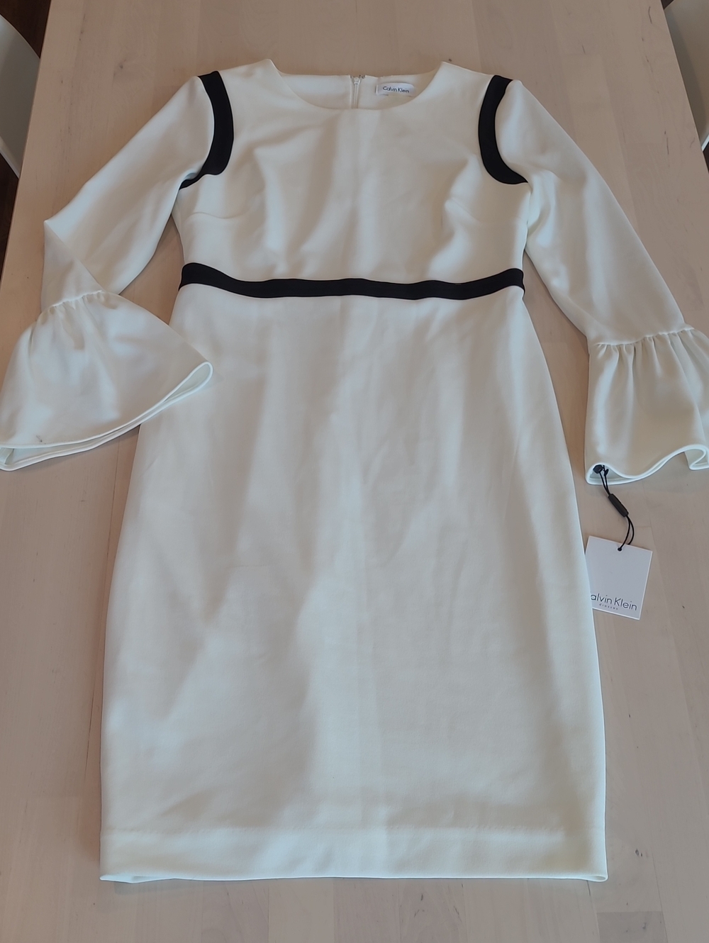 Nwt Calvin Klein Bell Sleeved Black and White Lined Dress